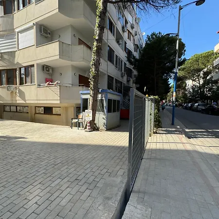 The Is 50 Meters Away Apartment *